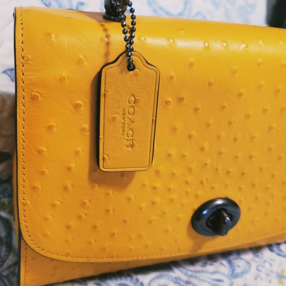 ‼️SOLD‼️ COACH: Tilly Top Handle with a 22" drop Detachable Strap - Picture 4 of 6